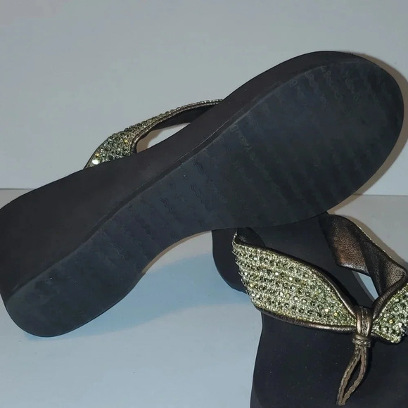 Yellow Box Gold/Bronze Wedge Flip Flops Style Puffy Size 10M - Picture 10 of 11